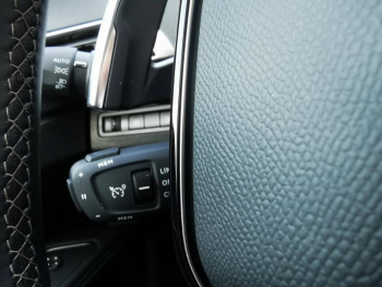 Photo 11 du bon plan PEUGEOT 3008 HYBRID 225ch Allure Pack e-EAT8 occasion à 33900 €