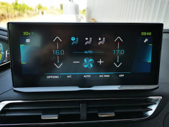 Photo 15 du bon plan PEUGEOT 3008 HYBRID 225ch Allure Pack e-EAT8 occasion à 33900 €