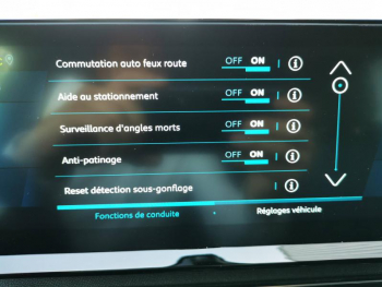 Photo 16 du bon plan PEUGEOT 3008 HYBRID 225ch Allure Pack e-EAT8 occasion à 33900 €