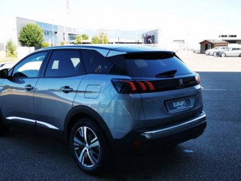Photo 21 du bon plan PEUGEOT 3008 HYBRID 225ch Allure Pack e-EAT8 occasion à 33900 €