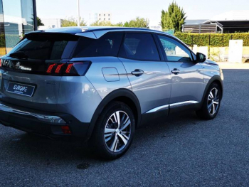 Photo 23 du bon plan PEUGEOT 3008 HYBRID 225ch Allure Pack e-EAT8 occasion à 33900 €