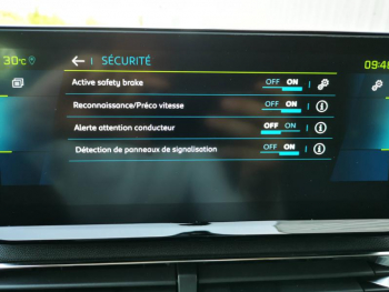 Photo 26 du bon plan PEUGEOT 3008 HYBRID 225ch Allure Pack e-EAT8 occasion à 33900 €