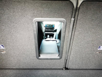 Photo 29 du bon plan PEUGEOT 3008 HYBRID 225ch Allure Pack e-EAT8 occasion à 33900 €