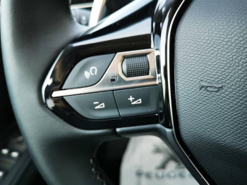 Photo 31 du bon plan PEUGEOT 3008 HYBRID 225ch Allure Pack e-EAT8 occasion à 33900 €
