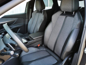 Photo 37 du bon plan PEUGEOT 3008 HYBRID 225ch Allure Pack e-EAT8 occasion à 33900 €