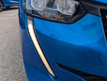 Photo 15 du bon plan PEUGEOT 208 1.5 BlueHDi 100ch S&S Allure Pack occasion à 18670 €