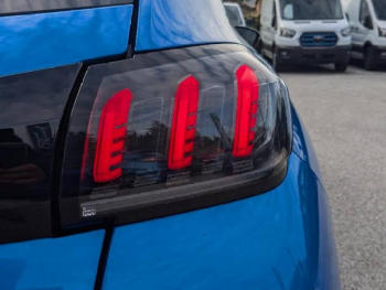 Photo 18 du bon plan PEUGEOT 208 1.5 BlueHDi 100ch S&S Allure Pack occasion à 18670 €