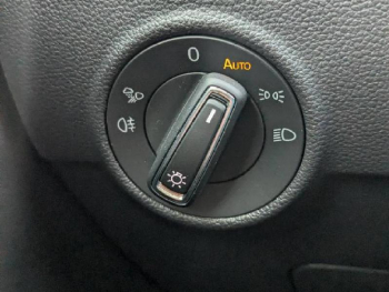 Photo 13 du bon plan VOLKSWAGEN T-Roc 2.0 TDI 150ch R-Line DSG7 occasion à 34870 €