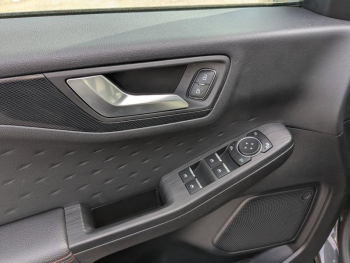 Photo 9 du bon plan FORD Kuga 2.5 Duratec 225ch PHEV ST-Line Business BVA occasion à 26990 €