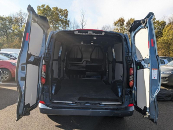 Photo 6 du bon plan FORD Transit Custom Fg VUL 320 L2H1 2.0 EcoBlue 136ch Limited BVA8 occasion à 40990 €
