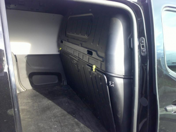 Photo 13 du bon plan CITROEN Berlingo Van VUL M 650kg BlueHDi 100ch S&S Cabine Extenso 3 places Pack Driver Connect occasion à 19900 €