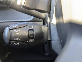 Photo 14 du bon plan PEUGEOT 2008 1.2 PureTech 130ch S&S GT EAT8 occasion à 17990 €