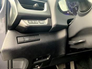 Photo 14 du bon plan LEXUS UX 250h 2WD Luxe Plus MY21 occasion à 27900 €