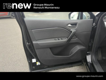 Photo 21 du bon plan RENAULT Captur 1.6 E-Tech hybride 145ch Engineered occasion à 26990 €