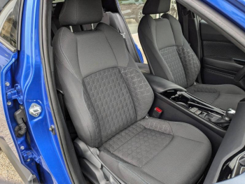 Photo 11 du bon plan TOYOTA C-HR 122h Dynamic 2WD E-CVT MY20 occasion à 18970 €