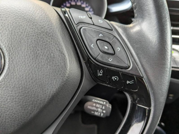 Photo 18 du bon plan TOYOTA C-HR 122h Dynamic 2WD E-CVT MY20 occasion à 18970 €