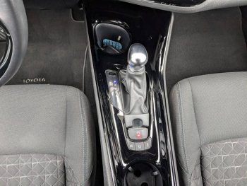 Photo 22 du bon plan TOYOTA C-HR 122h Dynamic 2WD E-CVT MY20 occasion à 18970 €