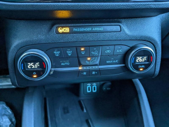 Photo 14 du bon plan FORD Focus 1.0 EcoBoost 125ch ST-Line BVA occasion à 19900 €