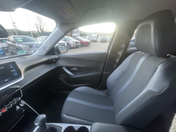 Photo 9 du bon plan PEUGEOT 2008 1.2 PureTech 130ch S&S Allure Business occasion à 15980 €