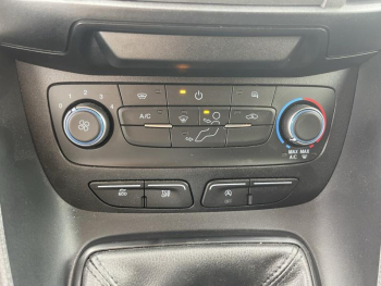 Photo 18 du bon plan FORD Transit Connect VUL L1 1.0E 100ch E85 Trend Business occasion à 24990 €