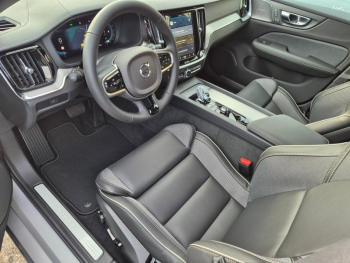 Photo 4 du bon plan VOLVO V60 B4 197ch Ultra Style Dark DCT 7 occasion à 51990 €