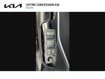 Photo 15 du bon plan TOYOTA C-HR 122h Edition 2WD E-CVT RC19 occasion à 18990 €