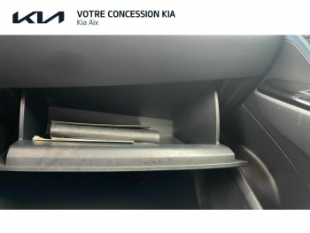 Photo 21 du bon plan TOYOTA C-HR 122h Edition 2WD E-CVT RC19 occasion à 18990 €