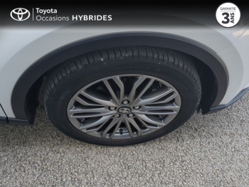 Photo 16 du bon plan TOYOTA C-HR 184h Distinctive 2WD E-CVT MY20 occasion à 25950 €