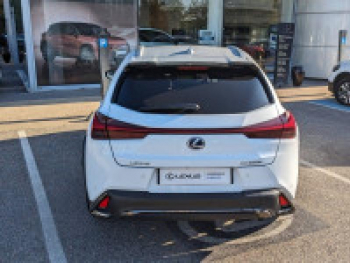 Photo 7 du bon plan LEXUS UX 250h 2WD F SPORT Design occasion à 33800 €