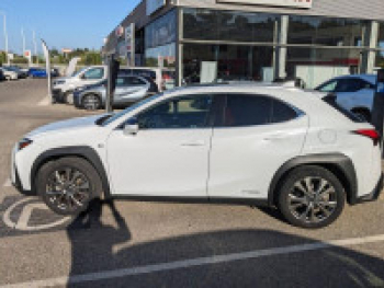 Photo 11 du bon plan LEXUS UX 250h 2WD F SPORT Design occasion à 33800 €