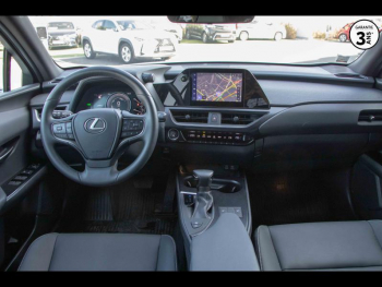 Photo 6 du bon plan LEXUS UX 250h 2WD F SPORT Design occasion à 27900 €