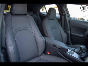 Photo 10 du bon plan LEXUS UX 250h 2WD F SPORT Design occasion à 27900 €