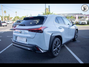 Photo 18 du bon plan LEXUS UX 250h 2WD F SPORT Design occasion à 27900 €