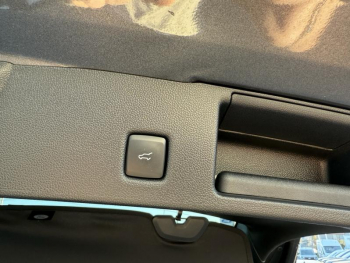 Photo 36 du bon plan FORD Kuga 2.5 Duratec 225ch Hybride Rechargeable ST-Line X Powershift occasion à 37901 €