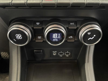 Photo 14 du bon plan RENAULT Captur 1.0 Eco-G 100ch Evolution occasion à 20990 €