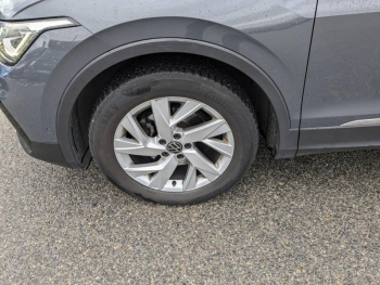 Photo 23 du bon plan VOLKSWAGEN Tiguan 2.0 TDI 150ch Elegance Exclusive DSG7 occasion à 32400 €
