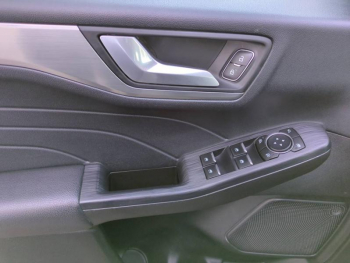 Photo 15 du bon plan FORD Kuga 2.5 Duratec 190ch FHEV E85 Titanium BVA occasion à 25490 €