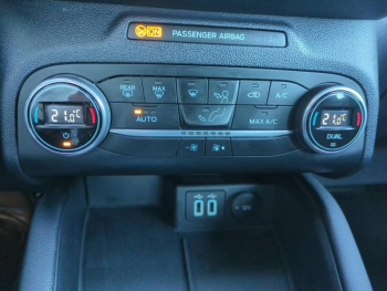 Photo 24 du bon plan FORD Kuga 2.5 Duratec 190ch FHEV E85 Titanium BVA occasion à 25490 €