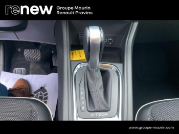 Photo 14 du bon plan RENAULT Captur 1.6 E-Tech hybride 145ch Techno Fast Track occasion à 22490 €