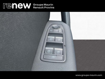 Photo 17 du bon plan RENAULT Captur 1.6 E-Tech hybride 145ch Techno Fast Track occasion à 22490 €