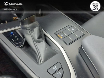 Photo 19 du bon plan LEXUS UX 250h 2WD F SPORT Design occasion à 30990 €