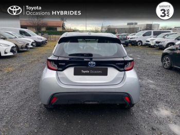 Photo 4 du bon plan TOYOTA Yaris 116h Dynamic Business 5p + Programme Beyond Zero Academy MY22 occasion à 19490 €