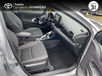 Photo 6 du bon plan TOYOTA Yaris 116h Dynamic Business 5p + Programme Beyond Zero Academy MY22 occasion à 19490 €