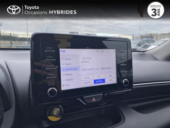 Photo 15 du bon plan TOYOTA Yaris 116h Dynamic Business 5p + Programme Beyond Zero Academy MY22 occasion à 19490 €