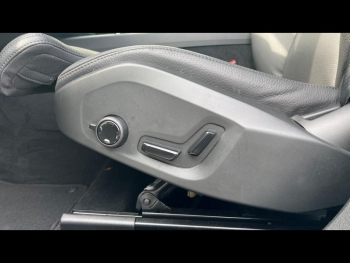 Photo 14 du bon plan VOLVO XC60 T6 AWD 253 + 145ch Ultra Style Dark Geartronic occasion à 57900 €
