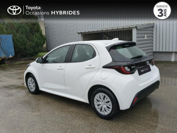Photo 18 du bon plan TOYOTA Yaris 116h Dynamic Business 5p + Programme Beyond Zero Academy MY22 occasion à 20280 €