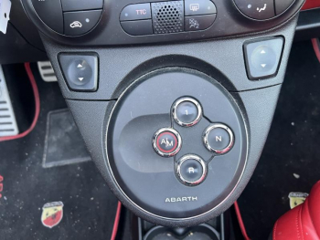 Photo 16 du bon plan ABARTH 500C 1.4 Turbo T-Jet 165ch 595 Turismo occasion à 13600 €