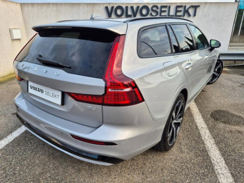 Photo 3 du bon plan VOLVO V60 B4 197ch Ultra Style Dark DCT 7 occasion à 51990 €