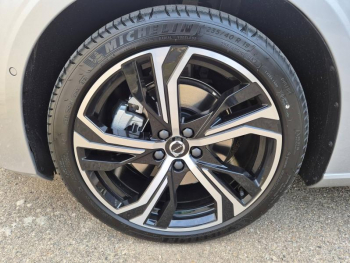 Photo 16 du bon plan VOLVO V60 B4 197ch Ultra Style Dark DCT 7 occasion à 51990 €