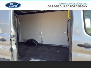 Photo 13 du bon plan FORD Transit 2T Fg VUL PE 350 L2H2 198 kW Batterie 75/68 kWh Trend Business occasion à 49900 €